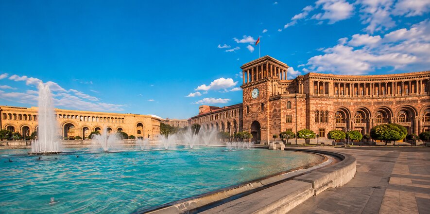 01_Yerevan_Republic_Square.jpg