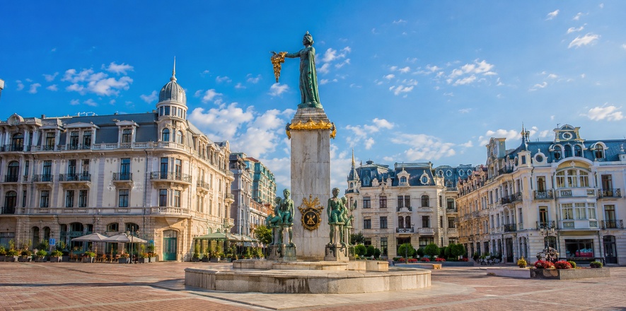 03_europe_square_medea.jpg