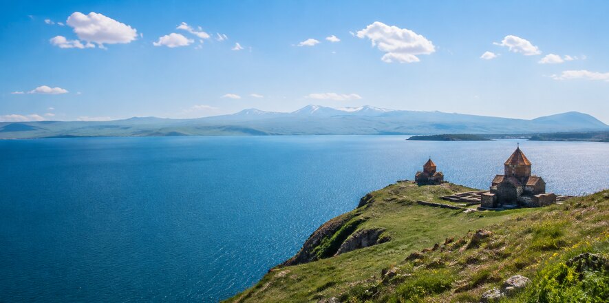 05_Lake_Sevan_Sevanavank.jpg