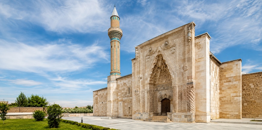 03-ince-minareli-medrese.jpg