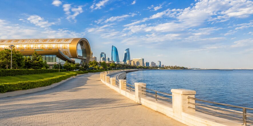 05_Baku_Boulevard_Carpet_Museum.jpg